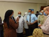 جامعة أسيوط: تطعيم 10 آلاف من العاملين وأعضاء هيئة التدريس والطلاب بلقاح كورونا