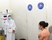 محافظ أسوان: تطعيم 341 طفلا ضد الحصبة وفحص 1089 شخصا قادمين من الخارج