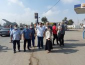 محافظ الشرقية يقود حملة لإزالة الإشغالات بطريق "بلبيس- القاهرة" الصحراوى