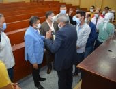 رئيس جامعة دمياط يتفقد تطعيم الطلاب والطالبات بلقاح كورونا.. صور