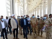 رئيس الوزراء يتفقد عددا من المشروعات بالعاصمة الإدارية الجديدة