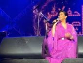 شرين عبد الوهاب تعتذر للجمهور لهذا السبب