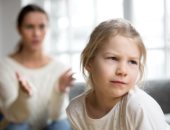 5 طرق للتعامل مع عصبية طفلك الزائدة وغضبه الدائم.. "ما تزعقيش وخليكى قدوة"