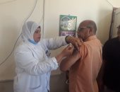 فرق تطعيم ميدانية ضد كورونا للقاح الموظفين بمقرات حكومية ومدارس بشمال سيناء