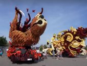 مجسمات عملاقة تزين مهرجان موكب الزهور السنوى فى هولندا.. فيديو وصور