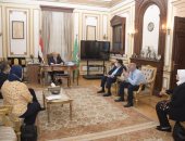 رئيس جامعة القاهرة: تطعيم كورونا شرط تواجد الطلاب داخل الحرم الجامعى