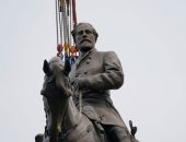 وداعا جنرال الحرب الأهلية الأمريكية.. فرجينيا تزيل تمثال "روبرت لي" بأمر قضائى