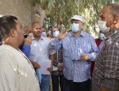 محافظ أسيوط يتفقد أعمال مشروع صرف صحى قرية دشلوط – نزلة ساو بمركز ديروط