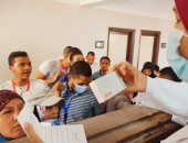 الكشف الطبى على 421 حالة بقافلة جامعة المنيا لـ"نزلة أولاد الشيخ" بـمغاغة