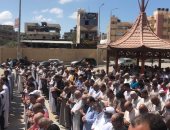 المئات من أهالى العريش يشيعون جثمان أول برلمانية فى سيناء لمثواها الأخير.. فيديو 