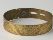 طوق ذهبى يعيد كتابة تاريخ القطع الأثرية بالمتحف الوطنى الهولندى