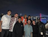 وجبة عشاء تجمع مصطفى محمد مع زملائه فى الفريق بعد عودته لتركيا.. صور