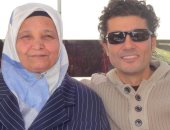 خالد النبوي يحيي الذكرى الرابعة لوفاة والدته: أحب تذكر ضحكتك وحكمتك  