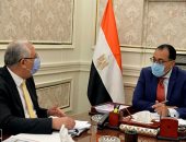 رئيس الوزراء يستعرض مع وزير الزراعة مشروع المزارع المصرية النموذجية المشتركة بأفريقيا