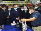 رئيس الوزراء يفتتح معرض "أهلاً مدارس".. مدبولى: الرئيس السيسي يولى اهتماما خاصا بالمعرض قبل بدء العام الدراسى والتوسع فى انتشاره بالمحافظات.. ويؤكد: نهدف أن تكون المنتجات فى معرض العام المقبل مصرية الصنع