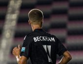 روميو بيكهام يشارك لأول مرة فى مباراة كرة قدم للمحترفين.. صور