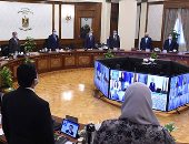 مجلس الوزراء يبدأ اجتماعه الأسبوعي بدقيقة حداد على روح المشير طنطاوى.. وزيرة الصحة: شراء وتوزيع 600 ثلاجة للتوسع فى تجهيزات استقبال لقاحات كورونا.. و33.678 مليون جرعة إجمالى 5 أنواع مختلفة من اللقاحات