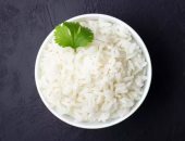 كيف يساعدك تناول الأرز على النوم الجيد ليلًا؟ دراسة توضح
