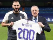 تكريم خاص من ريال مدريد لـ بنزيما بعد الهدف الـ 200 فى الدورى الإسبانى