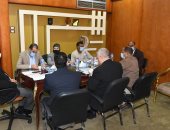 محافظ قنا يترأس لجنة اختيار قيادات مديريه التنظيم والإدارة