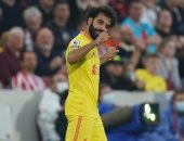 تقارير: محمد صلاح يرغب فى البقاء مع ليفربول ويطلب مساواته بنجم السيتي