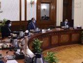 رئيس الوزراء يتابع إقامة المجمعات الصناعية والحرفية بمناطق "حياة كريمة"