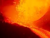 انفجار المخروط الرئيسى فى بركان لابالما.. والحمم تدمر عشرات المنازل ..فيديو