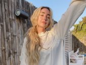 هنا الزاهد تسخر من نفسها بصور جديدة: لما تكتشف انك لابس الفستان بالمشقلب