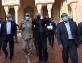 فى أول استقبال لمسؤول رسمى بمقر مجلس الوزراء بالحى الحكومي.. مدبولى يستقبل نظيره الأردنى بمقر الحكومة بالعاصمة الإدارية.. ويؤكد: تنفيذ عاصمة إدارية جديدة كان نتيجة لتوفيق من الله ولرؤية موفقة من الرئيس السيسي