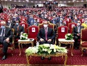 الرئيس السيسى يشاهد فيلما تسجيليا عن القضاء ومنظومة التقاضى فى مصر