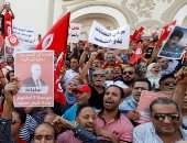 آلاف التونسيين يتظاهرون دعما للرئيس ومطالبات بحل البرلمان بالتزامن مع مشاورات تشكيل الحكومة.. حركة الشعب: ندعم إجراءات قيس سعيد فى مواجهة حملات تشويه أعداء الإصلاح.. وتؤكد: نبذهم الشعب وظهر زيفهم وفسادهم