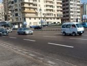 طقس متقلب ورياح وارتفاع أمواج وراية حمراء على شواطئ الإسكندرية.. لايف