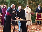 شيخ الأزهر يوقع على نداء قادة الأديان بشأن التغير المناخى