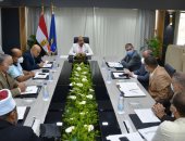 اجتماع خلية أزمة برئاسة محافظ أسوان لرفع الوعى والالتزام بالإجراءات الوقائية