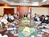 محافظ سوهاج يشدد على ضرورة المتابعة الدورية لمشروعات "حياة كريمة" 