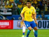 ضرس العقل يهدد كاسيميرو بالغياب عن منتخب البرازيل فى تصفيات المونديال