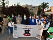 محافظ الفيوم يشارك 500 شاب وفتاة مسيرة رياضية احتفالا بذكرى نصر أكتوبر.. صور