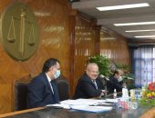 رئيس جامعة القاهرة يشدد على الانتهاء من إعداد كل مقررات الفصل الأول إلكترونيا