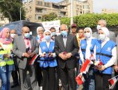 شباب الجيزة يصطفون بديوان المحافظة لتحية العلم احتفالا بانتصارات أكتوبر