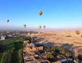 رحلات البالون الطائر بالأقصر تحتفل بذكرى نصر أكتوبر وتحلق بعلم مصر فى الأقصر