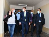 محافظ الفيوم يتفقد عددا من المدارس ضمن المبادرة الرئاسية "حياة كريمة".. صور