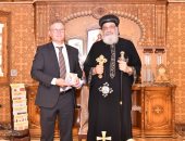 البابا تواضروس يطلع الممثل الدنماركى لحرية الأديان على إنجازات مصر فى الملف