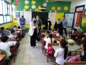 مستشار وزير التعليم تتابع انتظام العملية التعليمية بمدارس كفر الشيخ.. صور