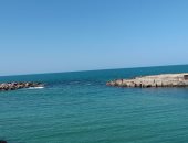 البحر تحفة والطقس مستقر بالإسكندرية.. شوف جمال شواطئ عروس المتوسط.. فيديو