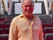 سميح ساويرس من داخل قاعة مهرجان الجونة: "الحمد لله جت سليمة" .. فيديو