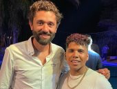 مطرب المهرجانات عمر كمال يشوق متابعيه بصورة مع كريم محمود عبد العزيز: قريباً