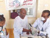 فحص 223 مواطنا بقرى مرسى علم فى قافلة ضمن حياة كريمة.. صور 