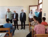 محافظ بورسعيد يتفقد سير العملية التعليمية بمدرسة "ظهر" للتكنولوجيا التطبيقية 