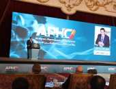 وزير التعليم العالى يستعرض دور الجامعات ومراكز البحث فى إنتاج خامات الدواء