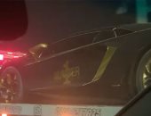 سيارة محمد رمضان تعود من الجونة على "ونش".. فيديو